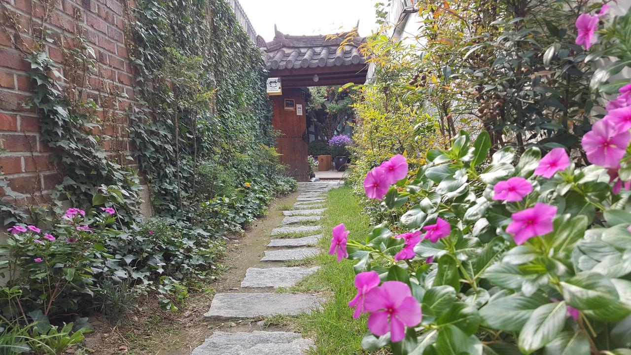 In-Yeon Hanok Pensión Jeonju Exterior foto